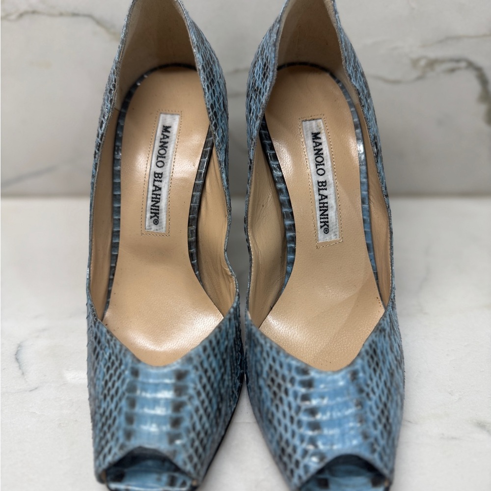 Never Worn! Manolo Blahnik Blue Textured Leather Peep-Toe Heels- Size 36